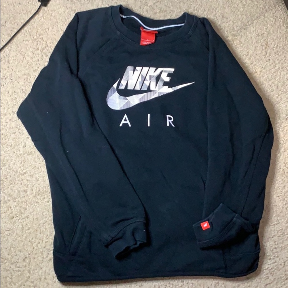 Nike boys crewneck with front pocket